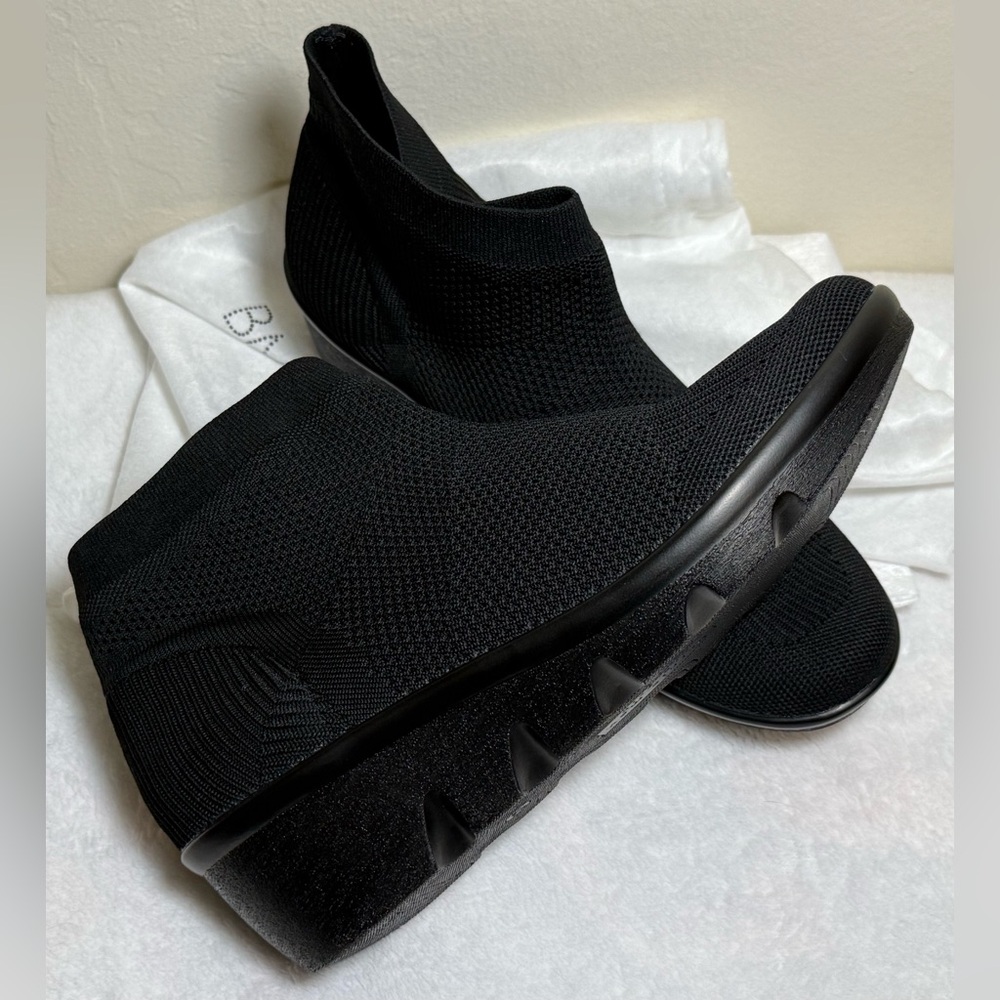Bernie Mev “Camryn” Black Ankle Boots - Size 9 to 9 1/2 (EU 40) - NWT